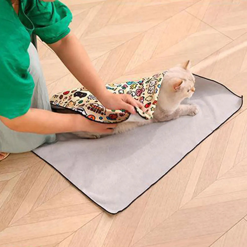 Cat Restraint Wrap Self-Adherent Cat Grooming Wrap Anti-Bite Anti-Scratch Anti-Escape Cat Swaddle Wrap for Cats and Dogs